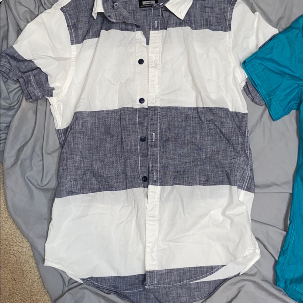 2 Express button ups - Picture 2 of 3